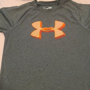 Boys Under Armour tee shirt